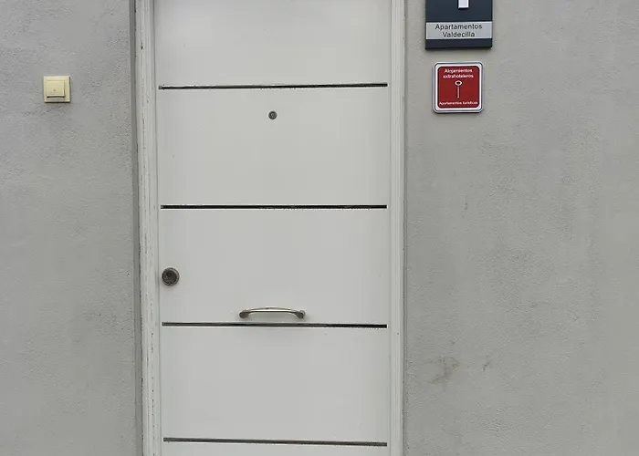 Valdecilla Nuevos Apartment *